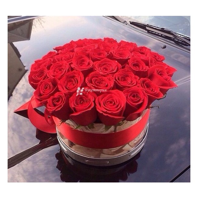 Розы в коробке 35шт - магазин цветов «Букеттерия» в Сочи