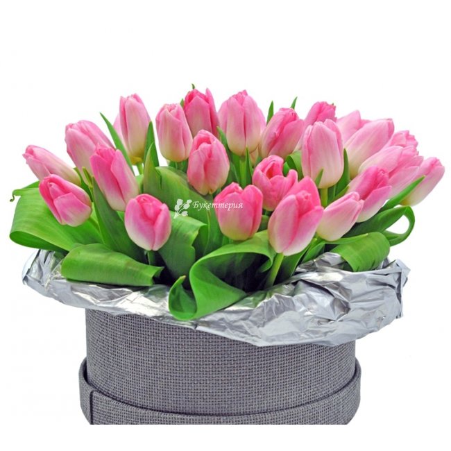 Тюльпаны в коробке - магазин цветов «Букеттерия» в Сочи