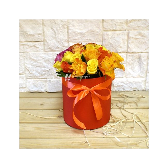 Букет в коробке «Фиби» - магазин цветов «Букеттерия» в Сочи