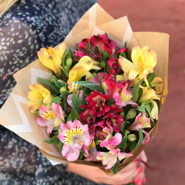 Микс альстромерий - магазин цветов «Букеттерия» в Сочи