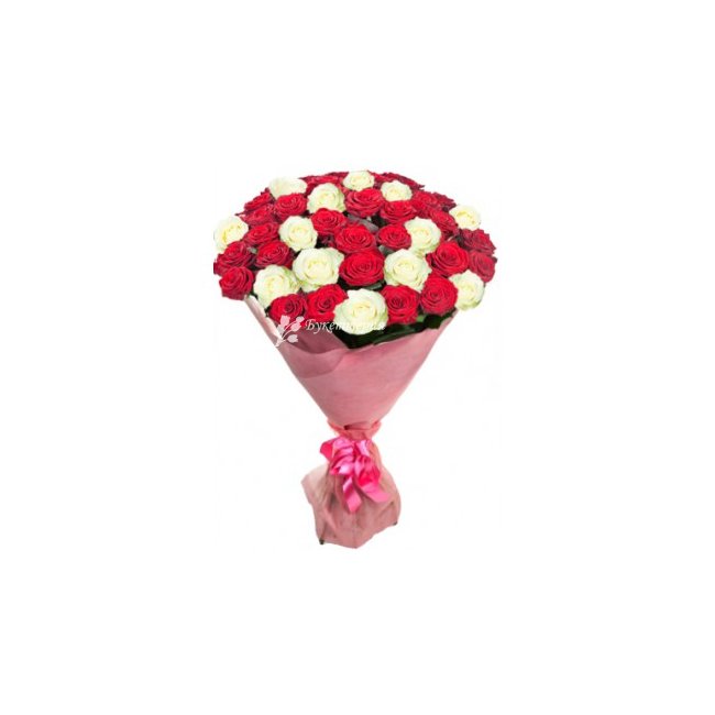 Белые и красные розы - магазин цветов «Букеттерия» в Сочи
