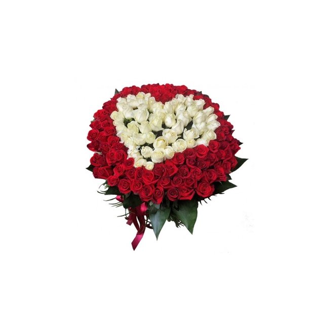 101 роза, букет в форме сердца - магазин цветов «Букеттерия» в Сочи