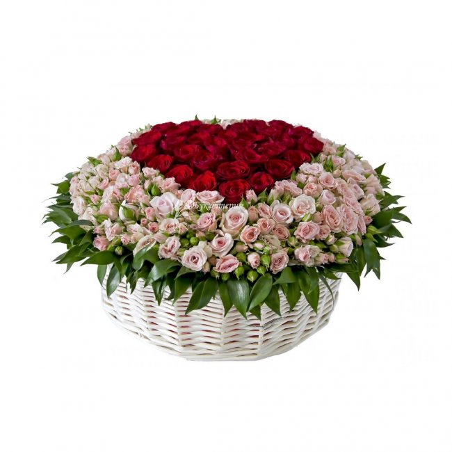 Большая корзина роз Моей принцессе - магазин цветов «Букеттерия» в Сочи