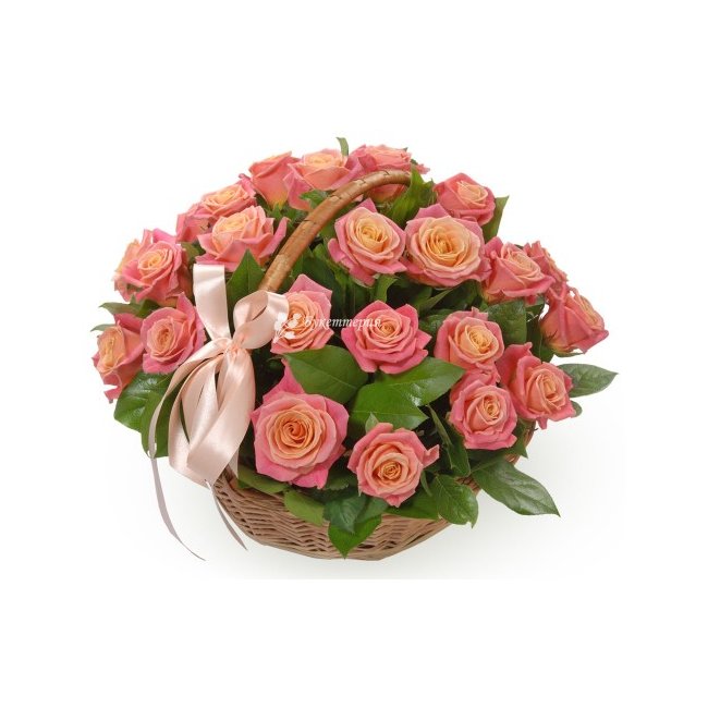 Корзина из 25 роз - магазин цветов «Букеттерия» в Сочи